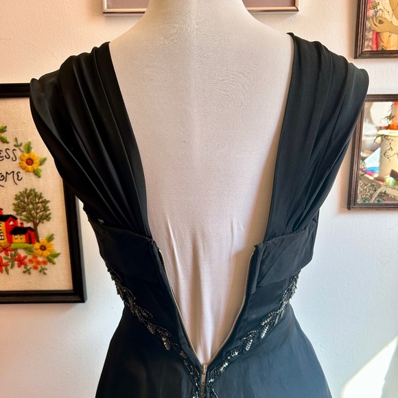 Late 1950s / Early 1960s Vintage Beaded Black Satin Cocktail & Dance Dress - Picture 5 of 13